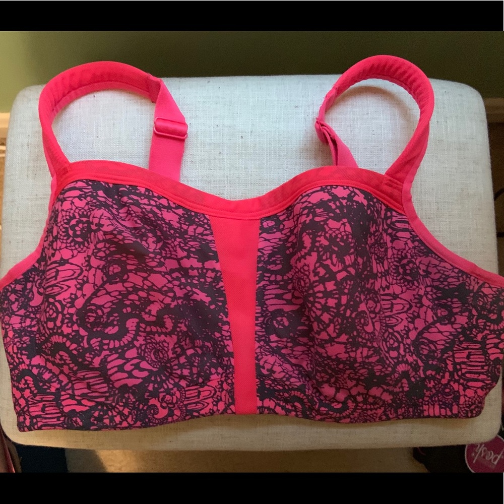 Le Mystere Sports Bra Size 38D